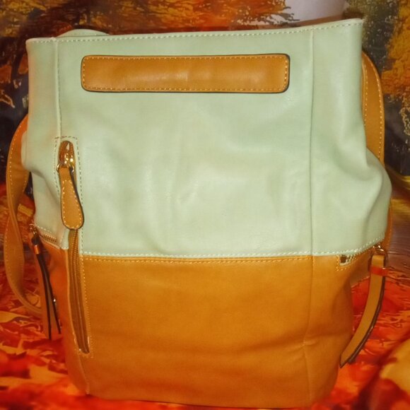 SIMPLY NOELLE GREEN AND BROWN DRAWSTRING DUFFEL SHOULDER HANDBAG - Picture 4 of 10